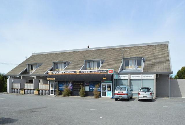 Darfield Hotel 外观 照片